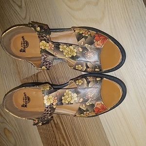 Dr. Martens Adaya sandal